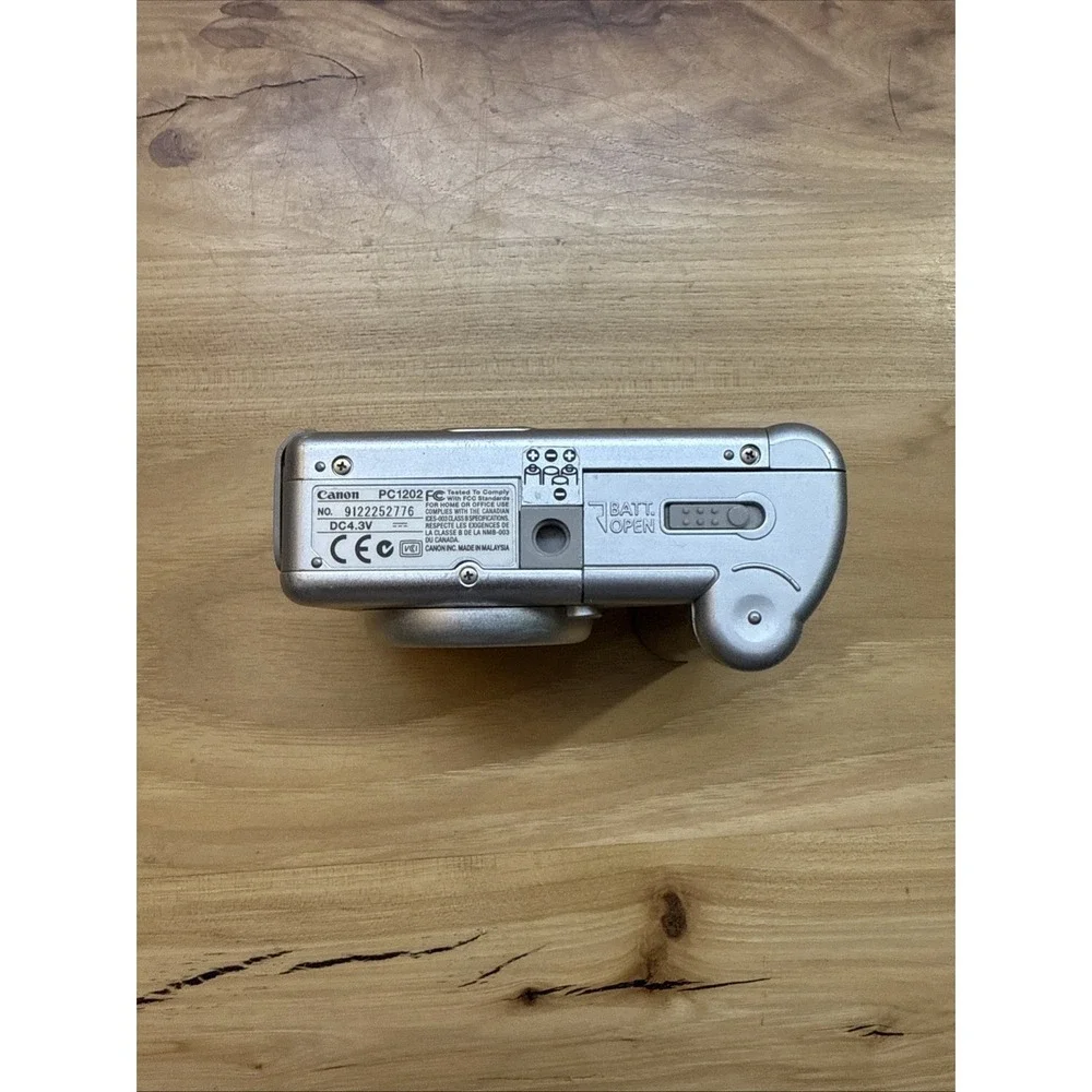 Canon PowerShot A75 3.2MP Digital Camera Silver-for Parts or Repair